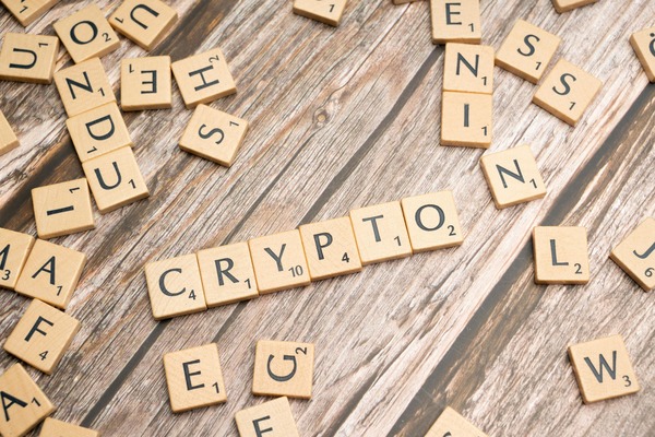 Warning and risk assessment concept for cryptocurrency transactions