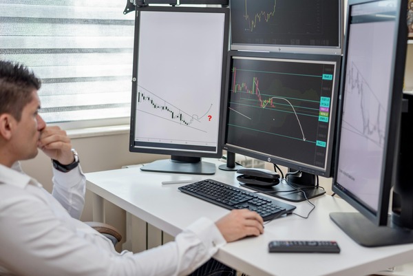 USDT stablecoin and cash concept illustrating dollar-referenced value