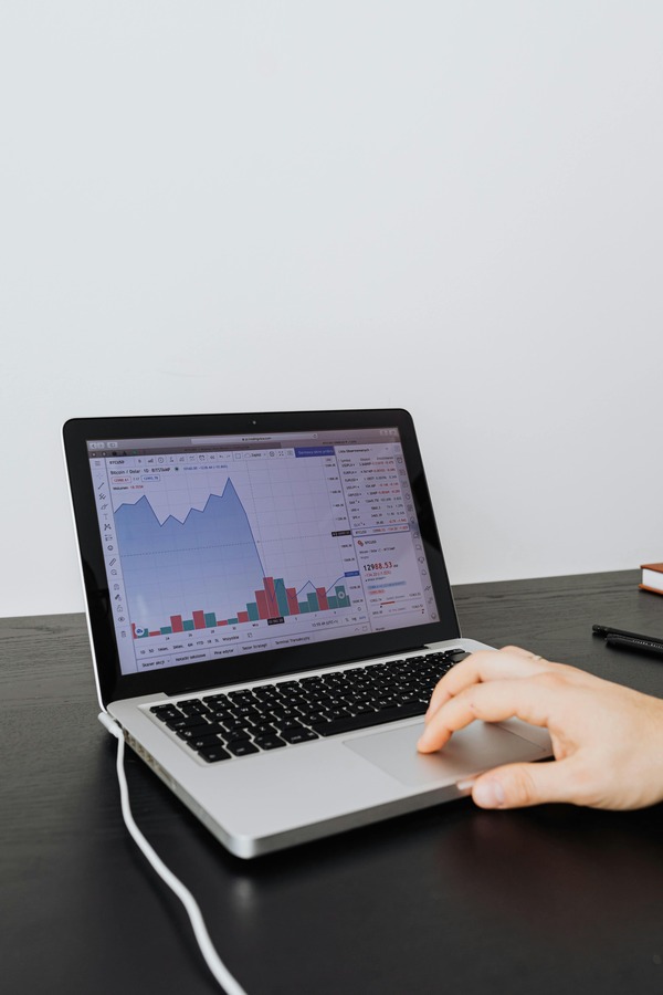 USD Coin stablecoin deposit and network selection concept for cryptocurrency exchange